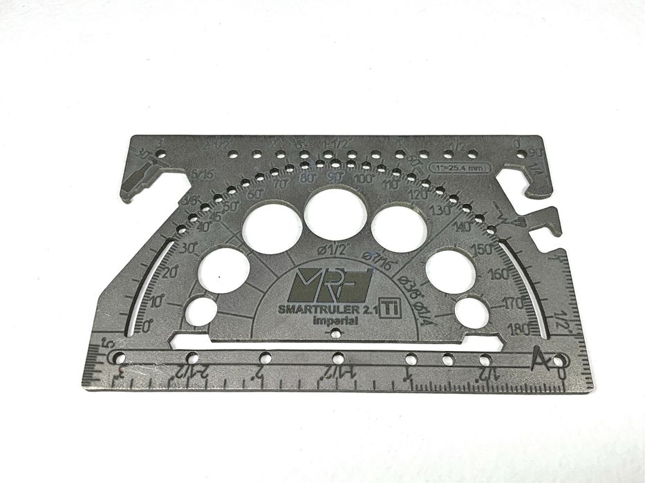 Мультифункциональная линейка-карточка из титана MRF Smartruler 2.1.