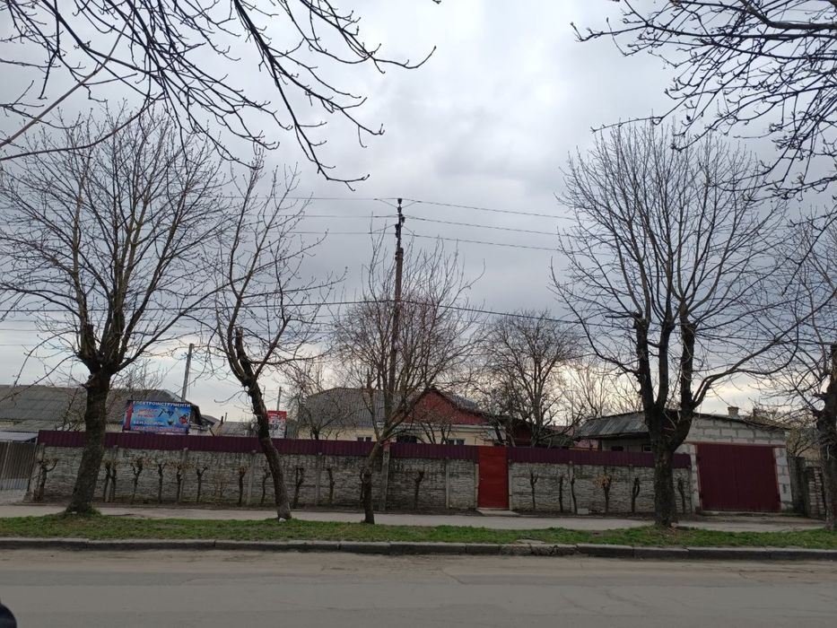 ПРОДАЖ 1/2 будинку під комерційну діяльність