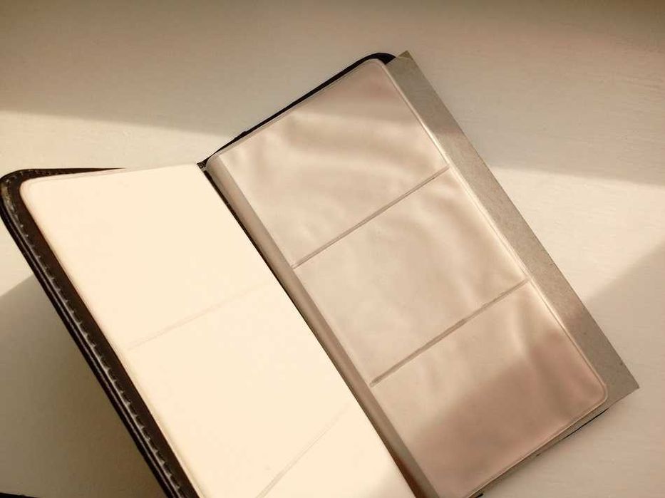 Візитниця, кредитниця. Візитка.