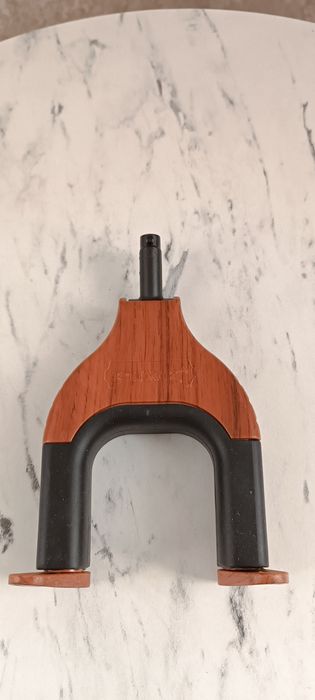 Вішак тримач гітари з горіхового дерева подставка держатель гитары