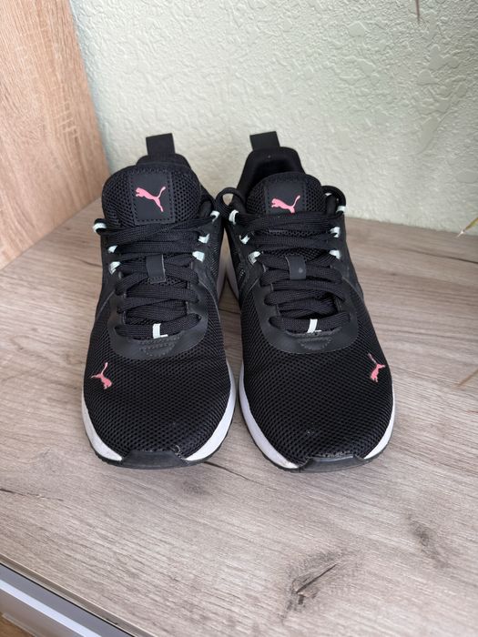 Продам кросівки рима