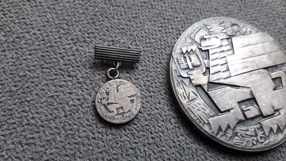 medal Zasłużonym Ziemi Gdańskiej z miniaturką