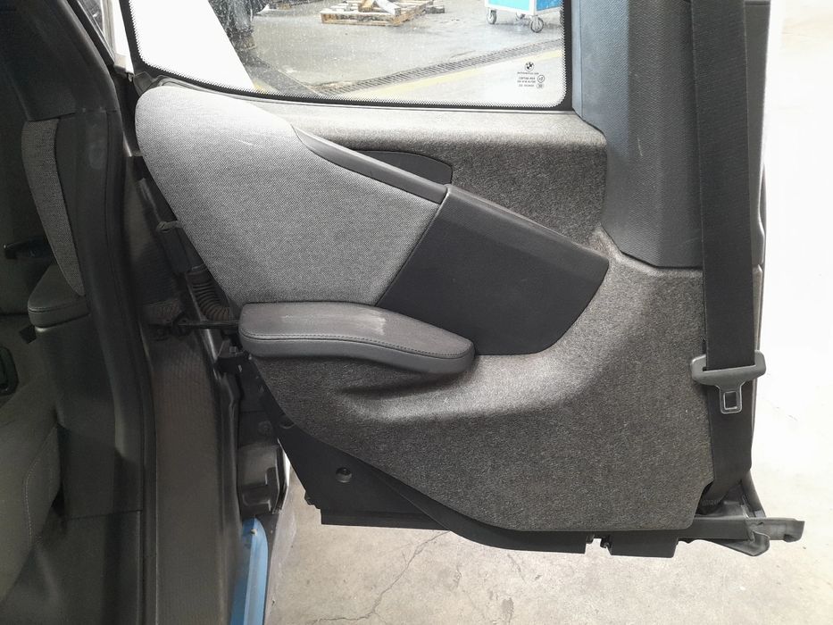 Forra porta / quartela trás esquerda BMW i3 (I01)