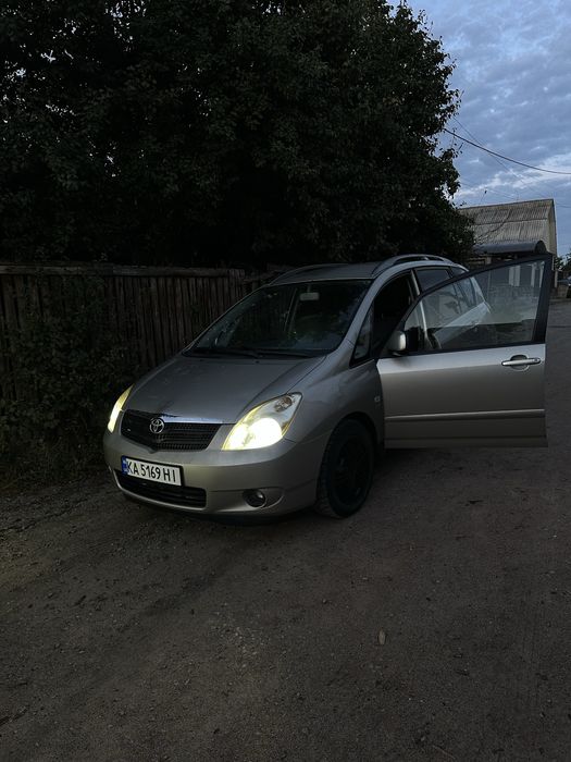 Corolla verso 2004 2.0 D4D