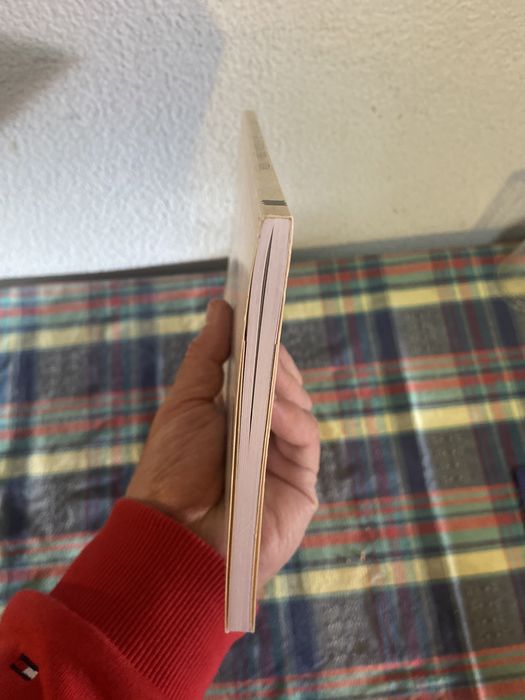 VENDO LIVRO MOVO NUNCA USADO