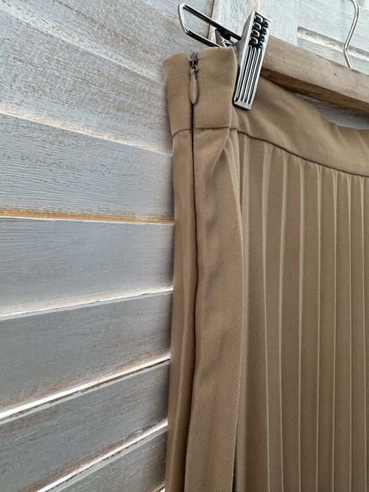 Спідниця плісе бежевого кольору