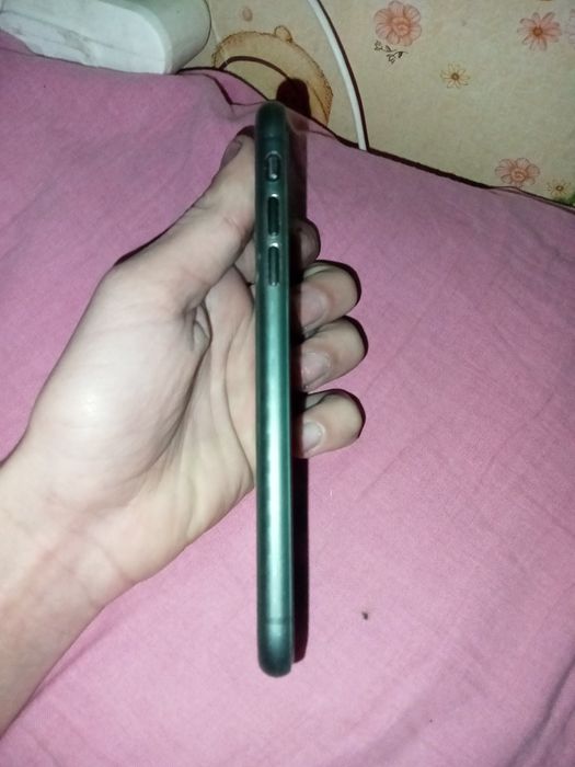 Айфон 11  на айклауде батарея 80% и экран роботает