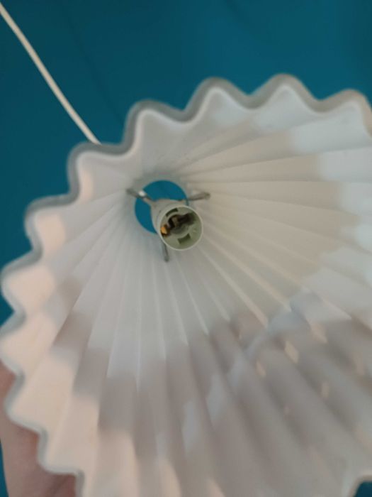 2 Candeeiros de suspensão em vidro branco