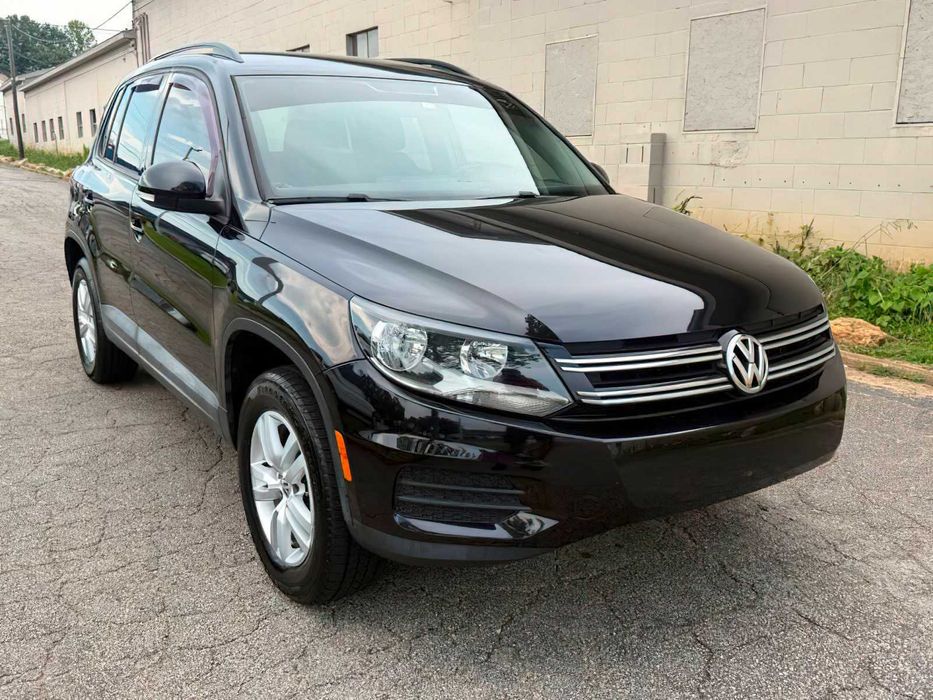 Volkswagen Tiguan Sport      2015