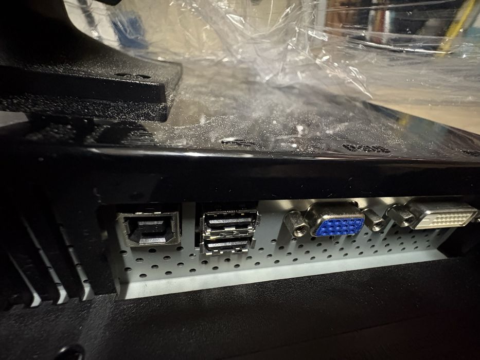 Monitor de pc L206WU em bom estado