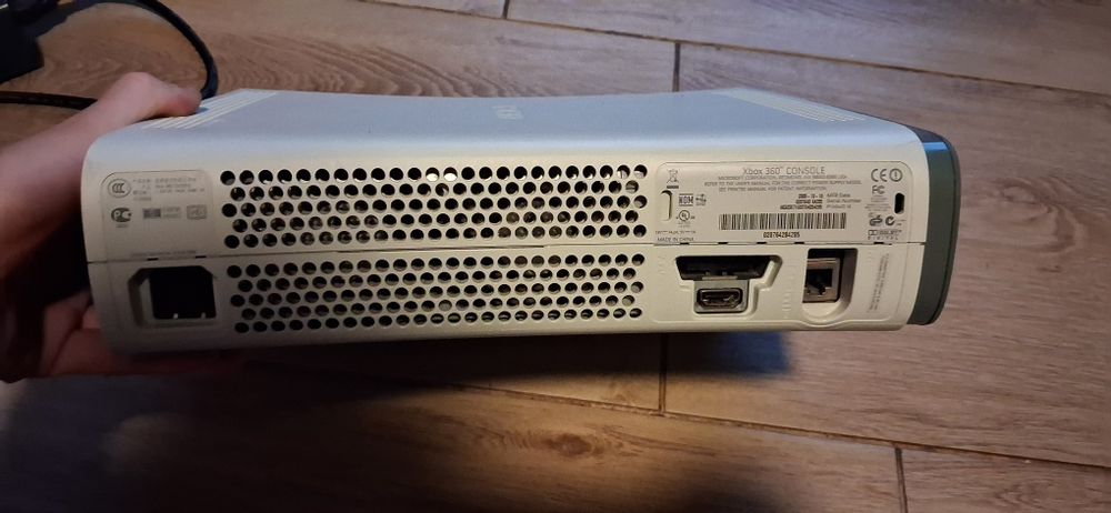 Xbox 360 60gb 3 pady + kinect