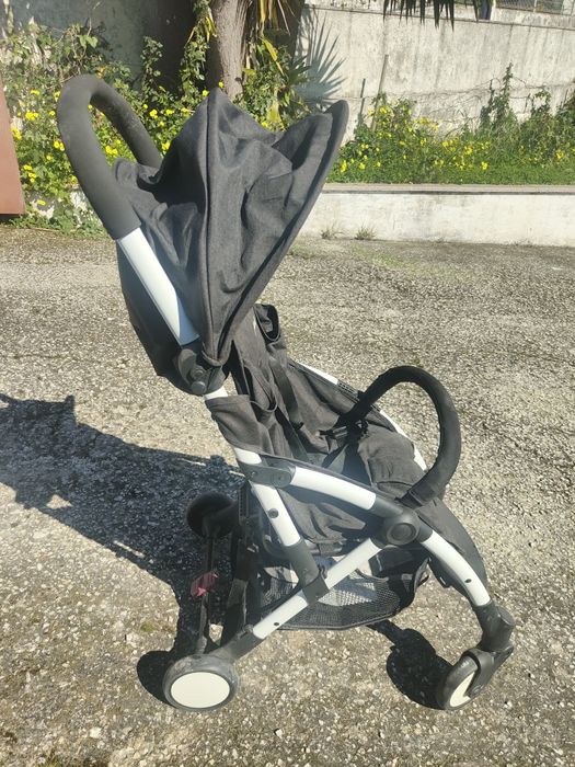 Carrinho de Passeio Dobrável