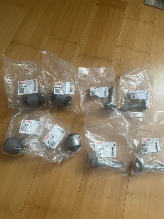 Саленблоки і болти Kia Niro - Hyundai Kona 280 грн 1 елемент