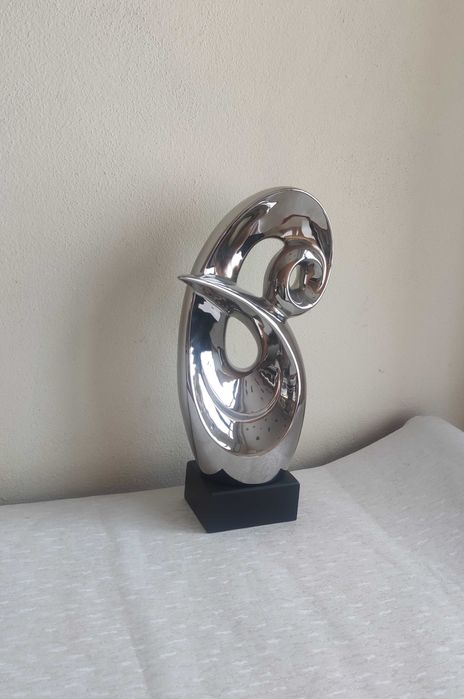 Escultura abstrata prateada 41 cm