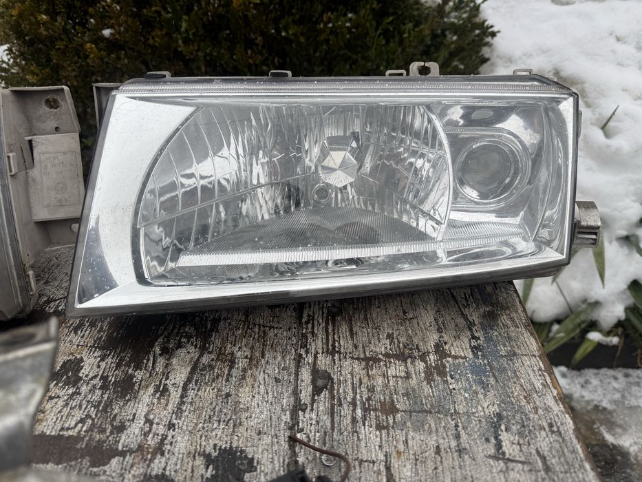 Фари до Щклди Оклавія Тур.