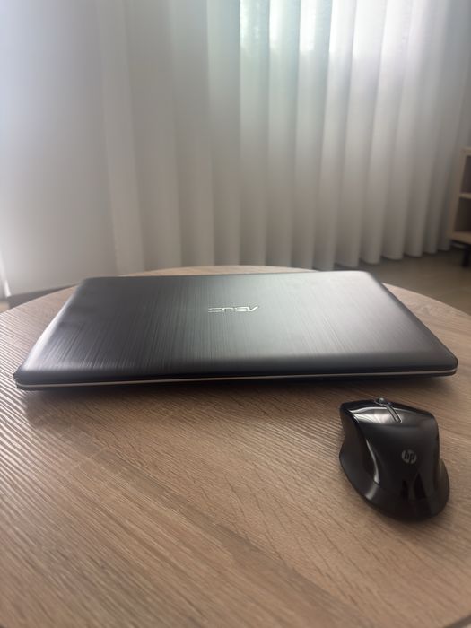 Portátil Asus 15.6” | i5 | 8 GB RAM | SSD Rápido | impecável