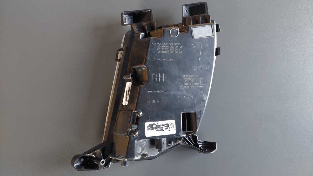 Фара протитуманна права (USA Base) Tesla Model S 1005996-00-E