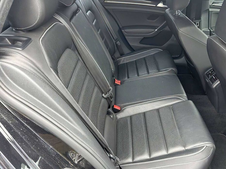 Volkswagen Golf R 4Motion      2019