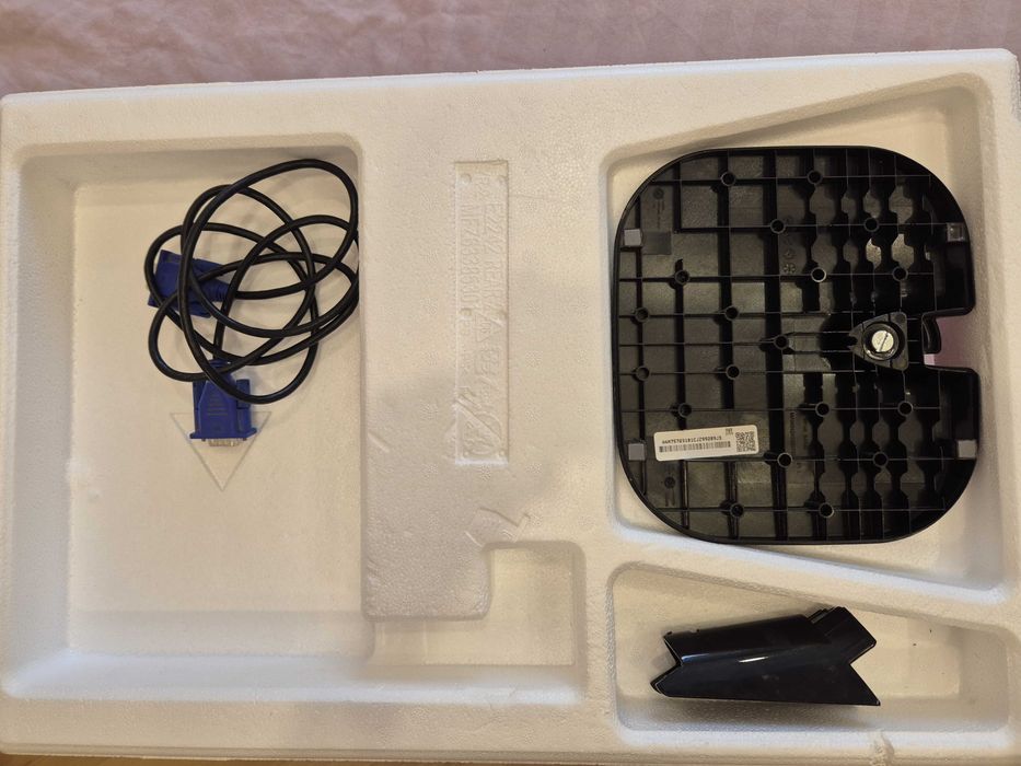 РАБОЧИЙ монитор-22" LG 22MP48A в КОРОБКЕ - в ПОДАРОК клавиатура