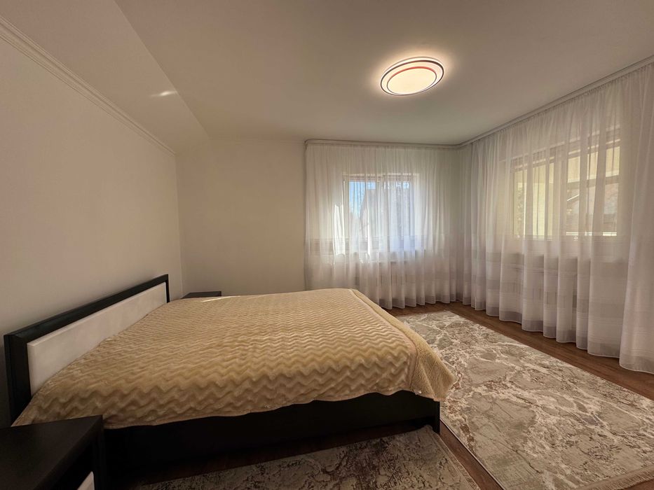 Продам частину будинка з власним двором біля Турецької площі