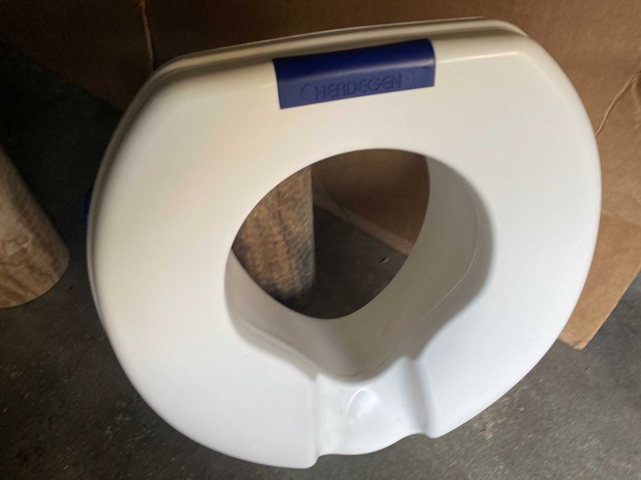 Assento de sanita elevado, resistente mobilidade reduzida.