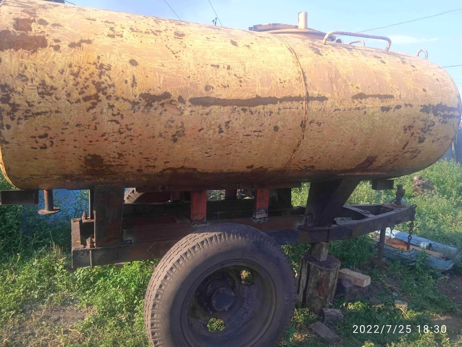 прицеп бочка тракторная для полива 4..8 м .куб с насосом от ВОМА