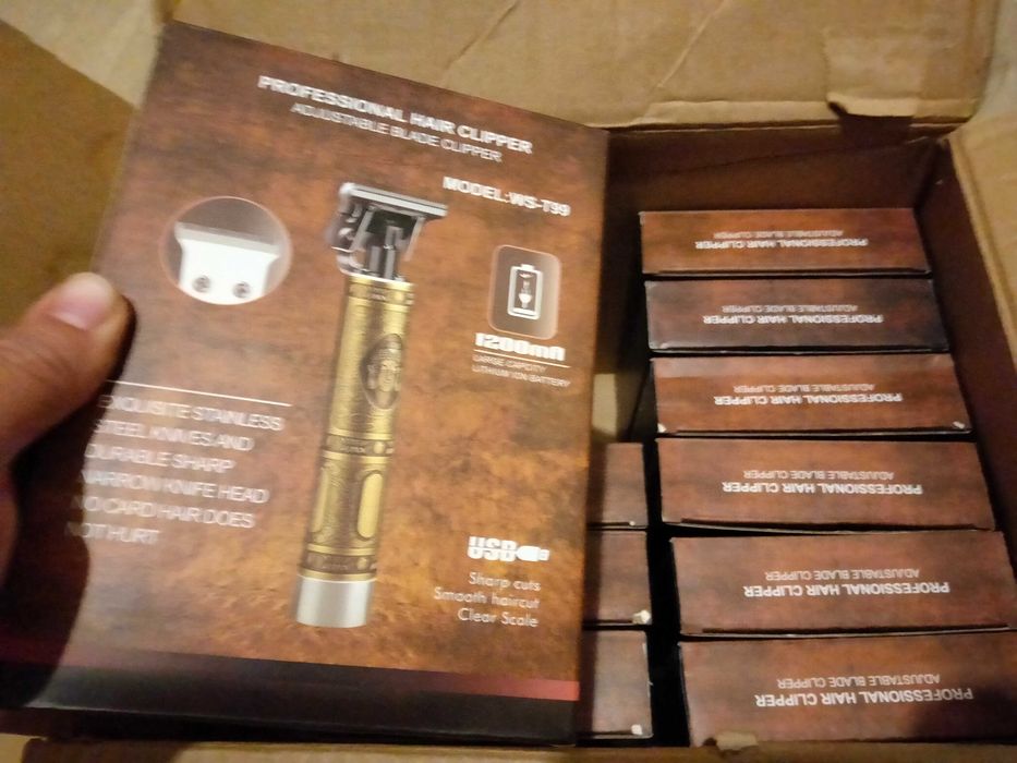 Триммер для бороды. Триммер для оконтовки бороды и усов.