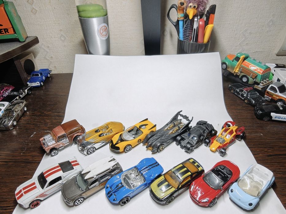 Машинки модели hot wheels matchbox Toyota Ford Buick