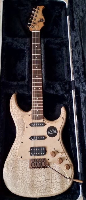 AXL Stratocaster, EMG designed pikups