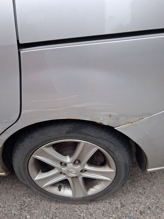 Auto Mazda 5 2005r