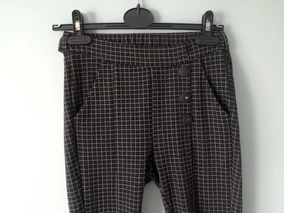 Czarne materiałowe spodnie w kratę Eva Minge 34 XS tregginsy krata