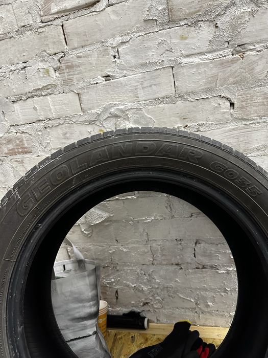 Резина Yokohama 215/55 R17 літо комплект
