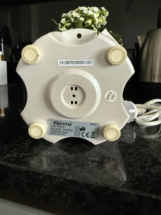 Processador elétrico de alimentos Girmi TR20.