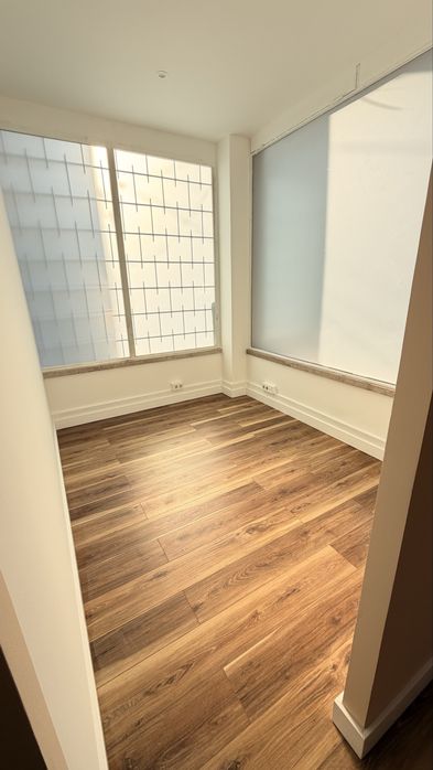 Alugo Gabinete de Estética e Mesa de Manicure