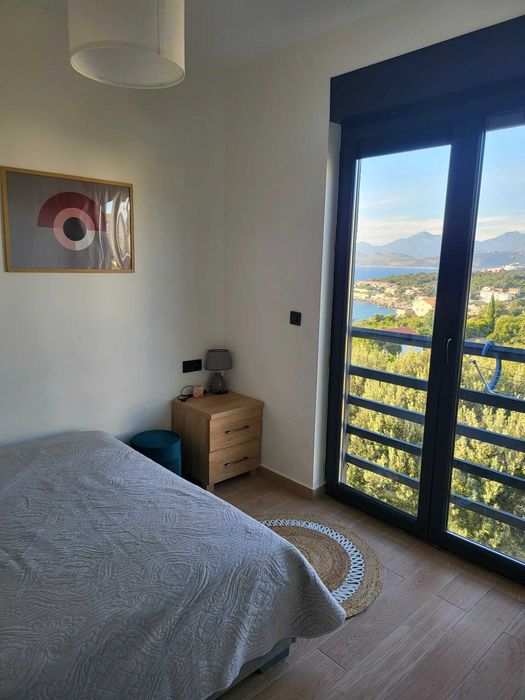 Wakacyjny Apartament z basenem  Czarnogóra- Utjeha do wynajecia