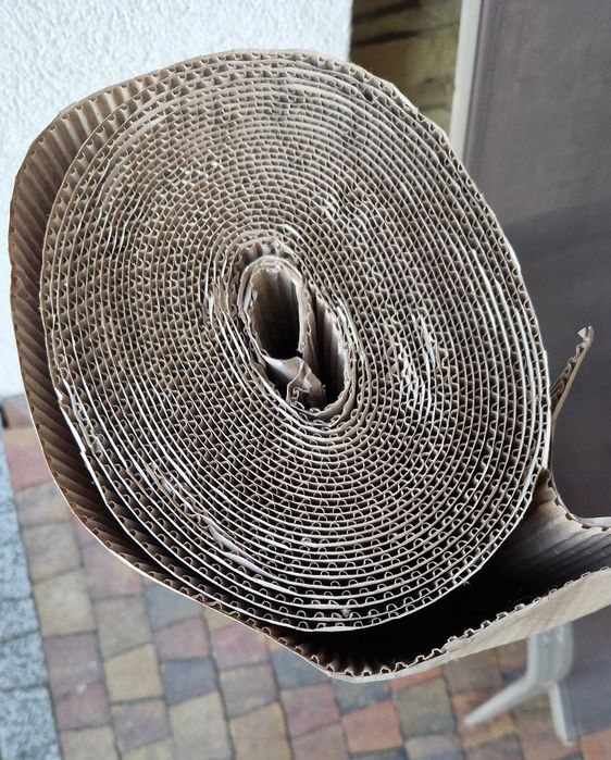 Papier falisty w rolce 1m szerokości