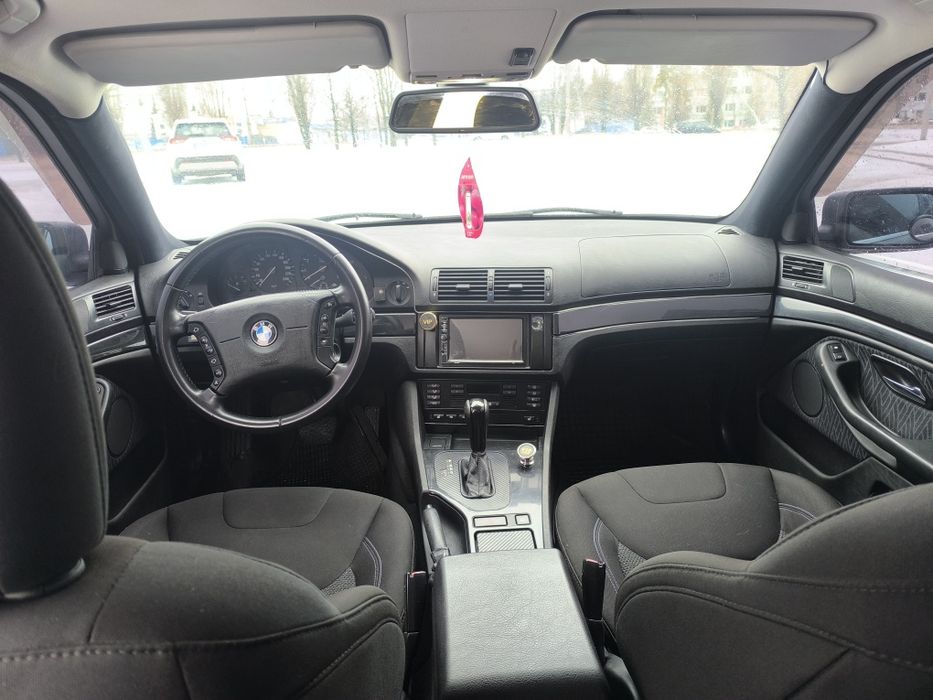 Черная БМВ е39 Акпп