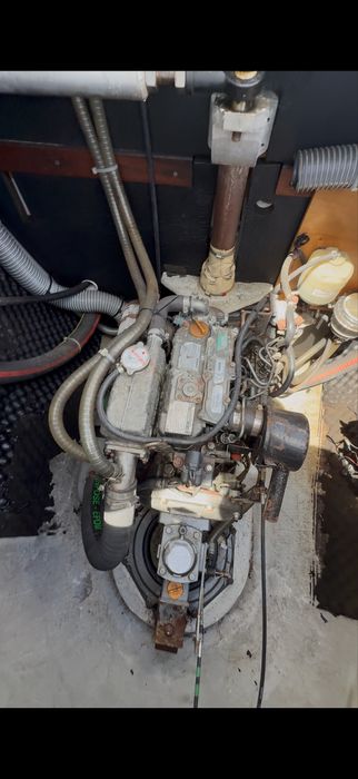 Motor Yanmar 3YM30 com saildrive SD