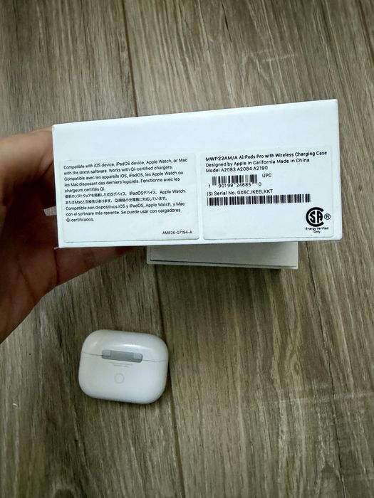 Apple Airpods Pro Wireless charging case, оригінал