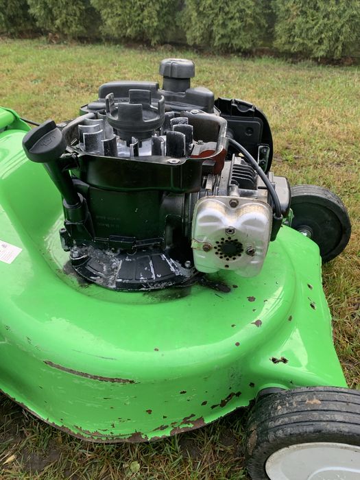 Продам по запчастям мотор газонокосарка