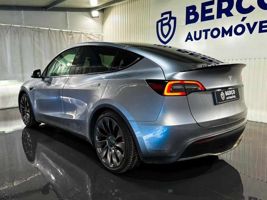 Tesla Model Y Performance Dual Motor AWD