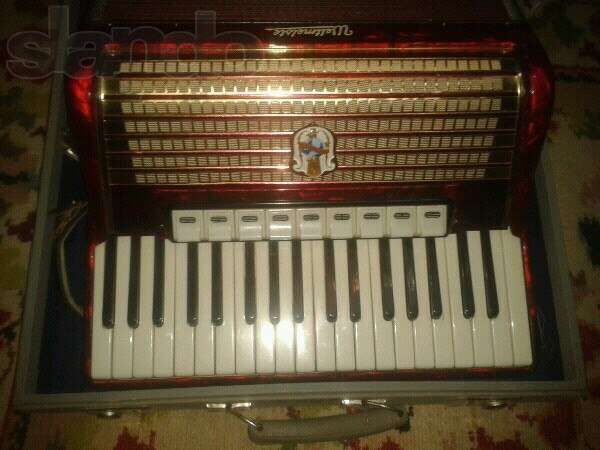 Продам аккордеон «WELTMEISTER»