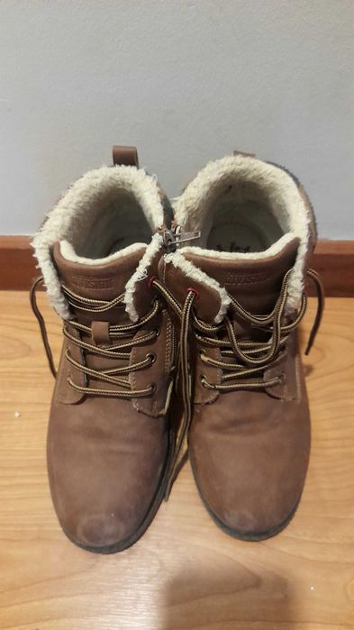 Botas de rapaz em ótimo estado