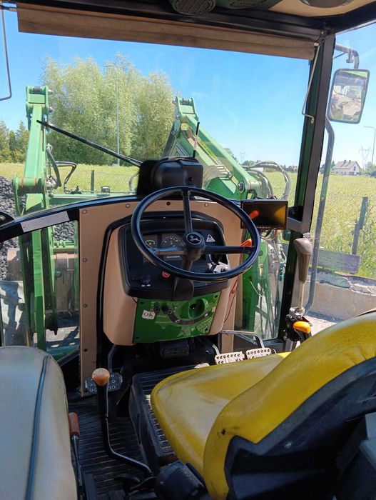 John Deere 5055e z ładowaczem czołowym
