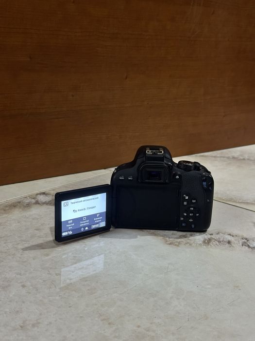 Canon 800D 18-55 дзеркальний фотоапарат