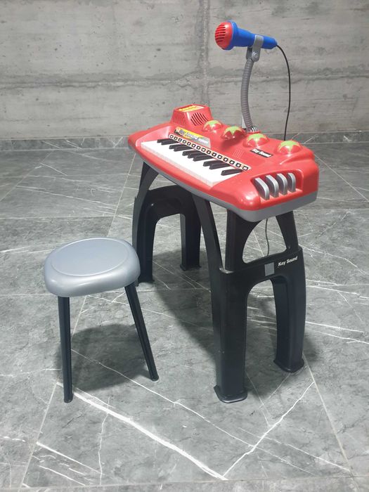 Piano/Órgão Eletrónico com Banco e Microfone Vermelho