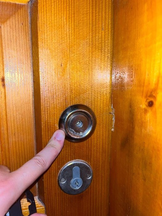 Чернівці. Аварійне відкриття авто, дверей, замків, броньовані двері