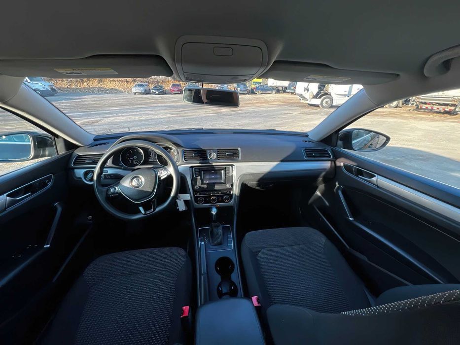 Volkswagen Passat 2016 — авто з США, оригінальний пробіг | від $3 200