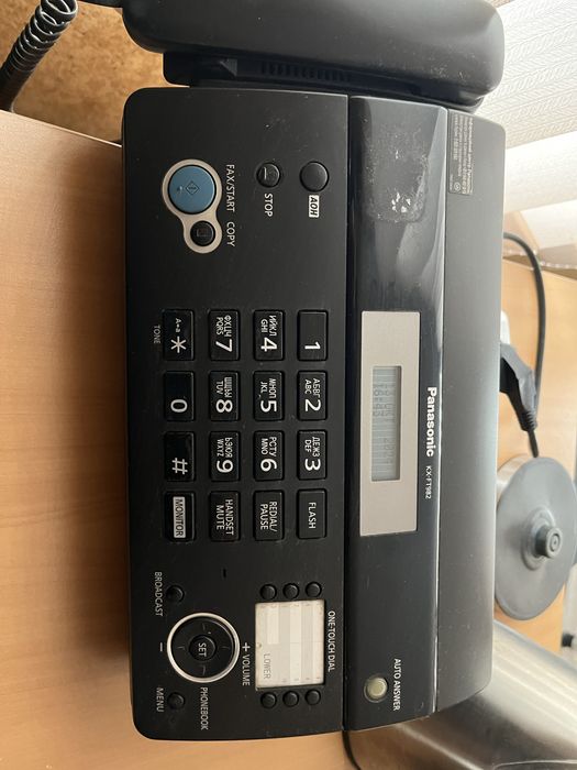 Персональний факсимільний апарат КХ-FT 982  цифровим автовідповідачем