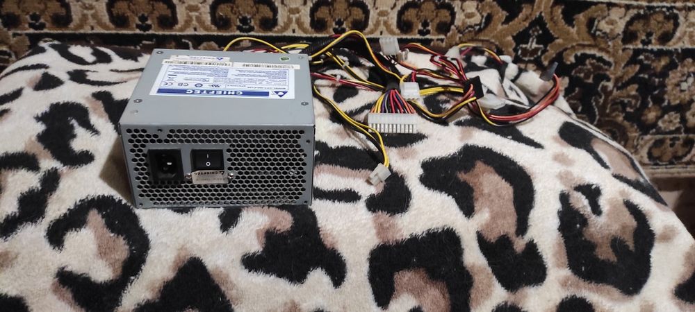 Блок питания CHIEFTEC